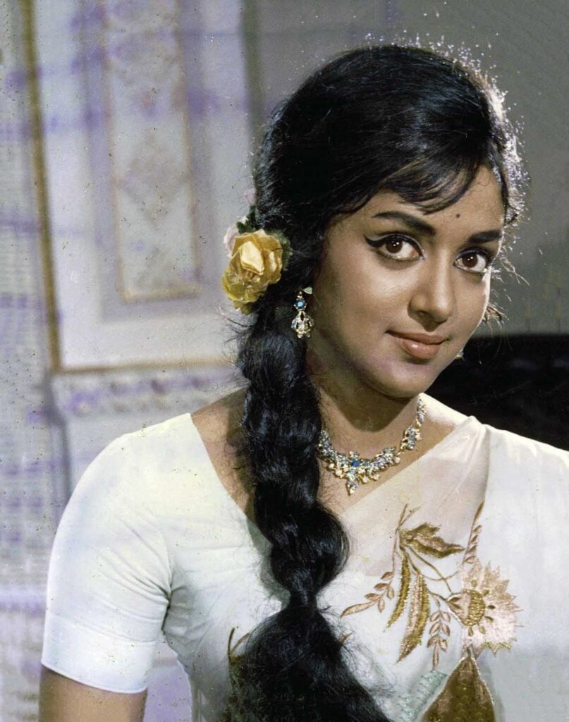 Mumtaz | Beautiful indian actress, Vintage bollywood, Bollywood celebrities