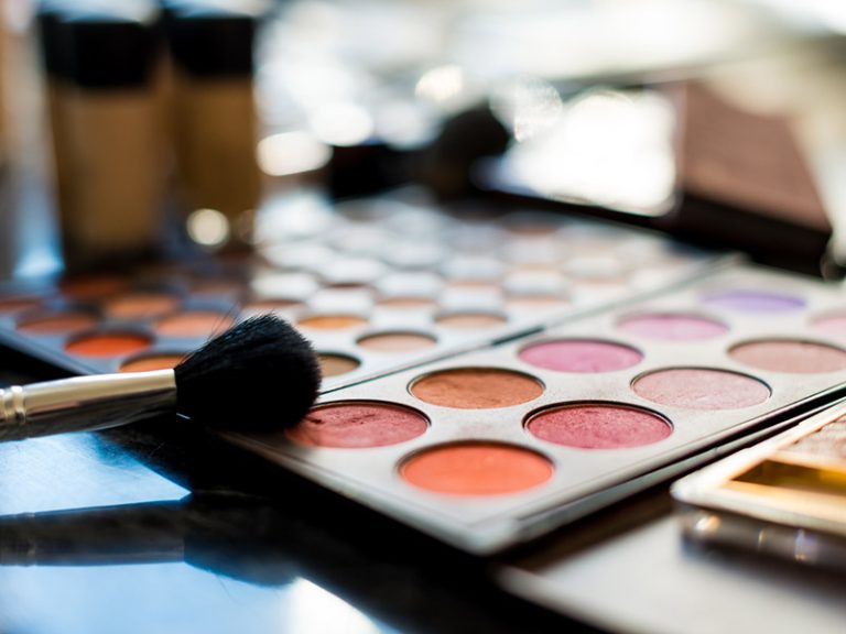 Become a Makeup Artist with Professional Makeup Courses